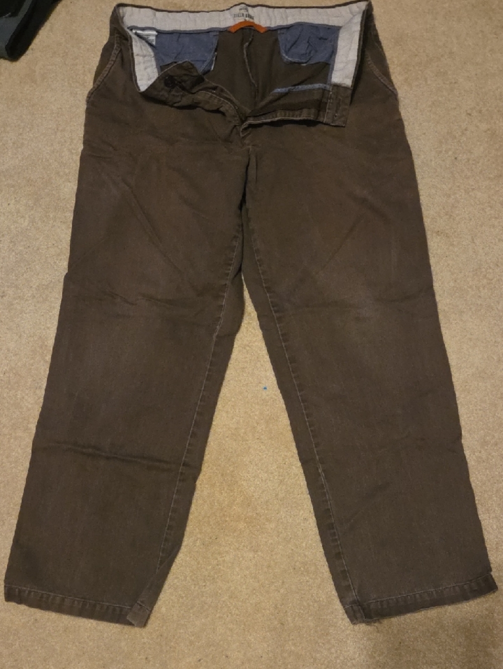 Dockers Relaxed Fit Men's Jeans in Dark Brown